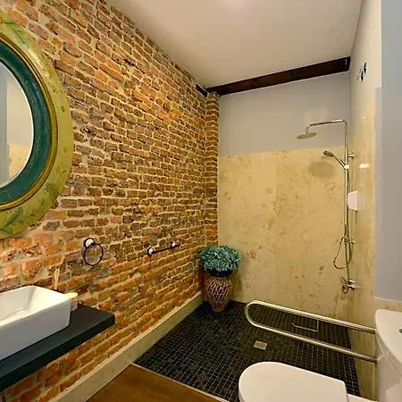 Guest house Center 4*